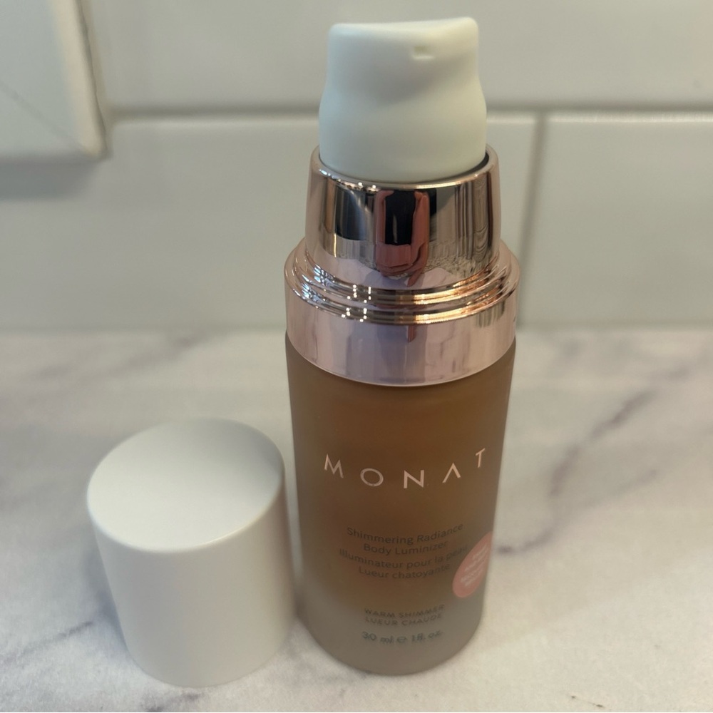 Monat Shimmering Radiance Body Luminizer 1 FL OZ Warm Shimmer Glow Apply To Skin